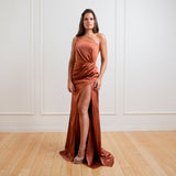 Vestido Longo em Cetim com Super Fenda e Detalhes Assimétricos – REF: EG15