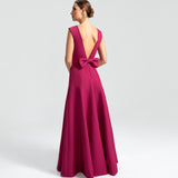 Vestido Longo em Crepe com Decote Profundo e Laço nas Costas – REF: EG33